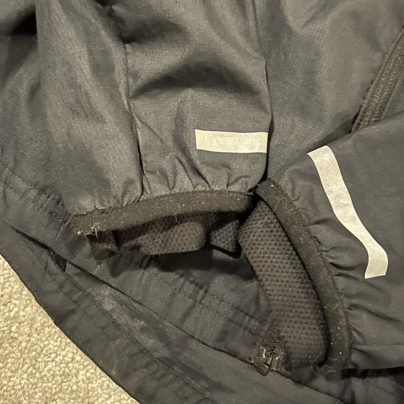 Nike running windbreaker jacket - size small - Picture 6 of 6